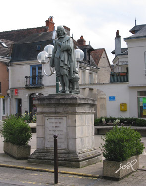 Statue du philosophe Descartes  Descartes (France - Indre-et-Loire)