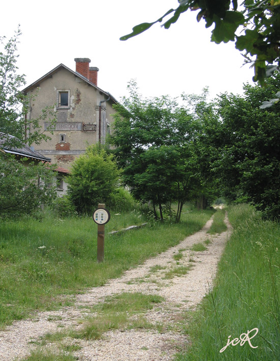 Ancienne gare de Berthegon situe sur la ligne verte