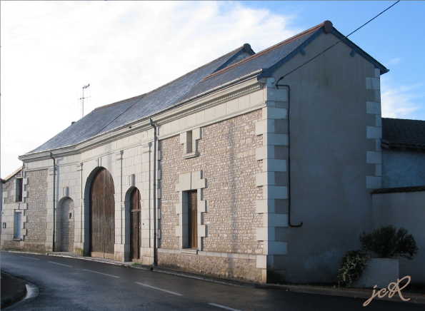 Porche symtrique  Ceaux-en-Loudun.