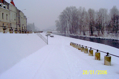 Chtellerault (France Vienne) — Quais sous la neige (2006-01-28)