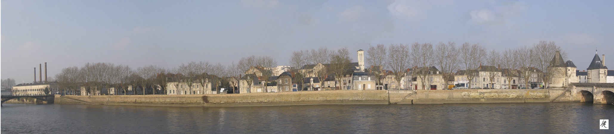 La Vienne à Châtellerault — quai rive Gauche entre le pont C. de Hogues et Henri IV