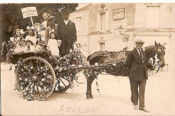 char hippomobile pour la cavalcade de la Saint-Jean  Loudun (France — Vienne)