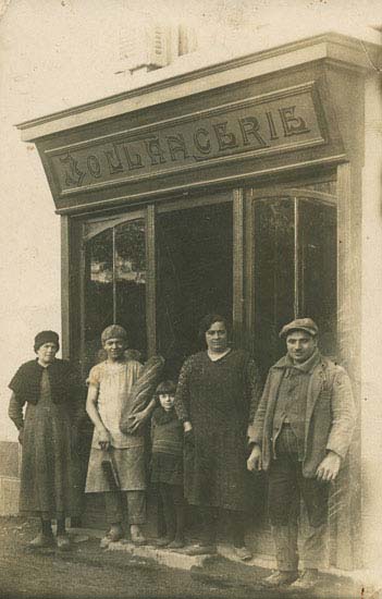 Boulangerie Brossard à Saint-Clair (France-Vienne) avant la seconde guerre mondiale
