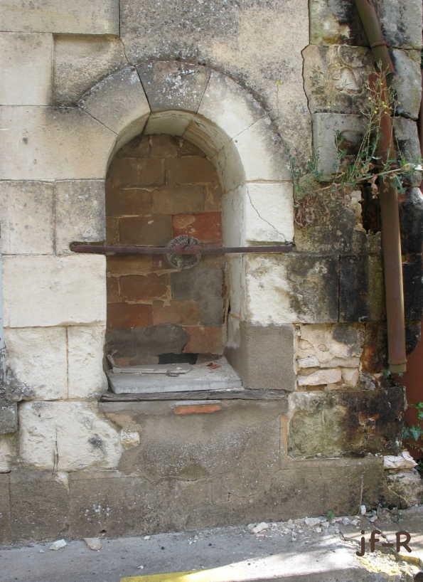 Saint-Clair (France — Vienne) Vieux puits.