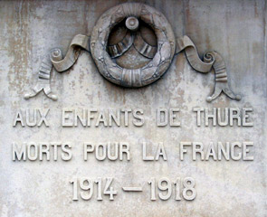 Thur (France-Viene) — Dtail du monument aux morts