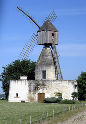 Moulin de Puy-d'Ardanne, prs de Loudun (France — Vienne)